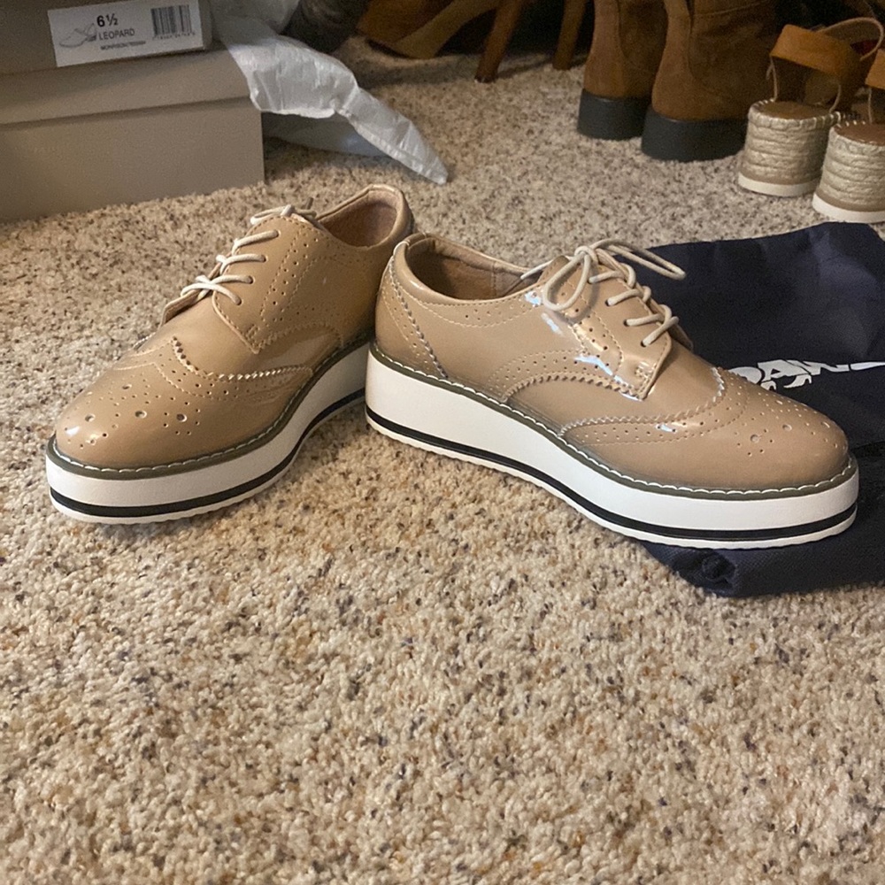 Platform lace up shoes